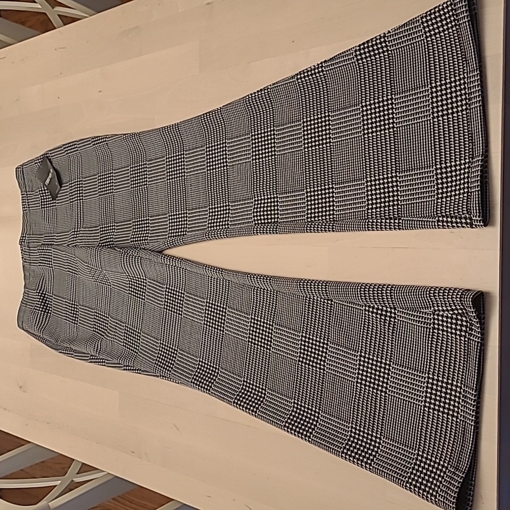 NWT Forever21 Flared Bottom Houndstooth Elastic Waist Pull on Pants